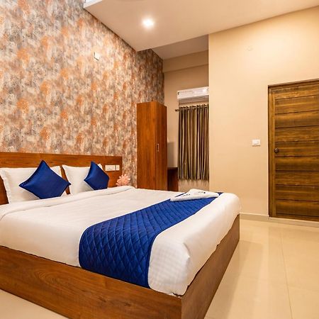 Готель Yaad Residency Kochi Екстер'єр фото
