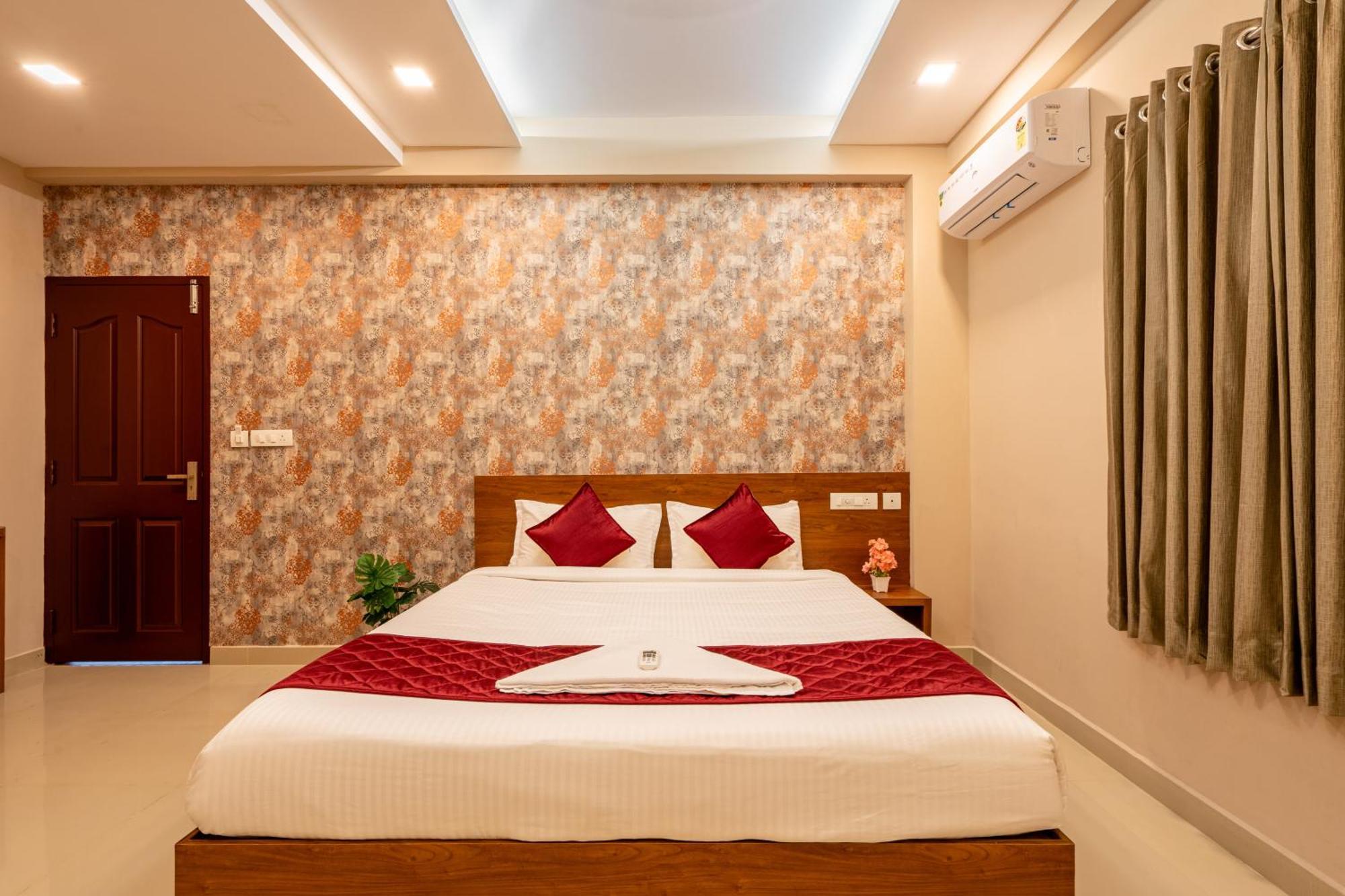 Готель Yaad Residency Kochi Екстер'єр фото