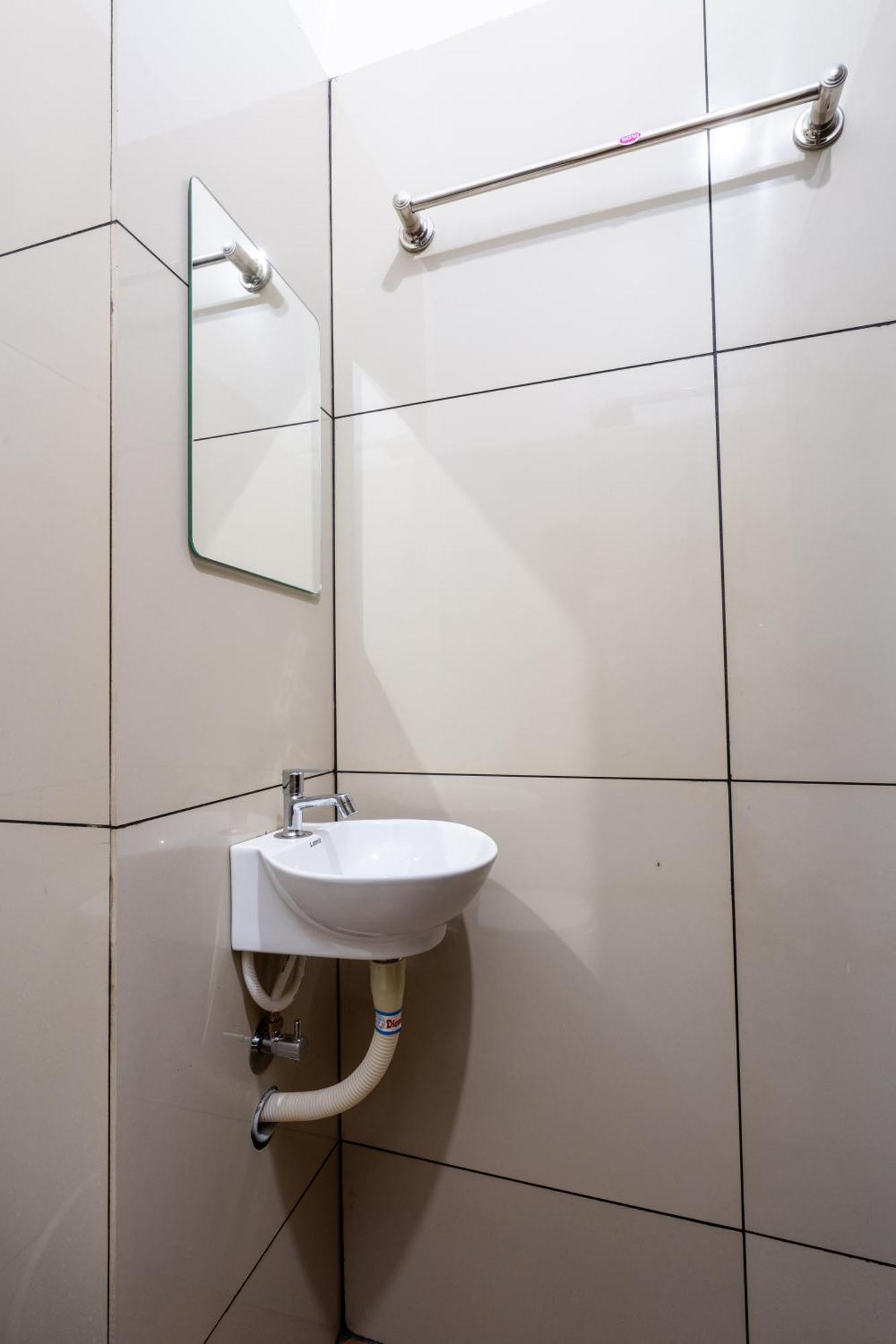 Готель Yaad Residency Kochi Екстер'єр фото
