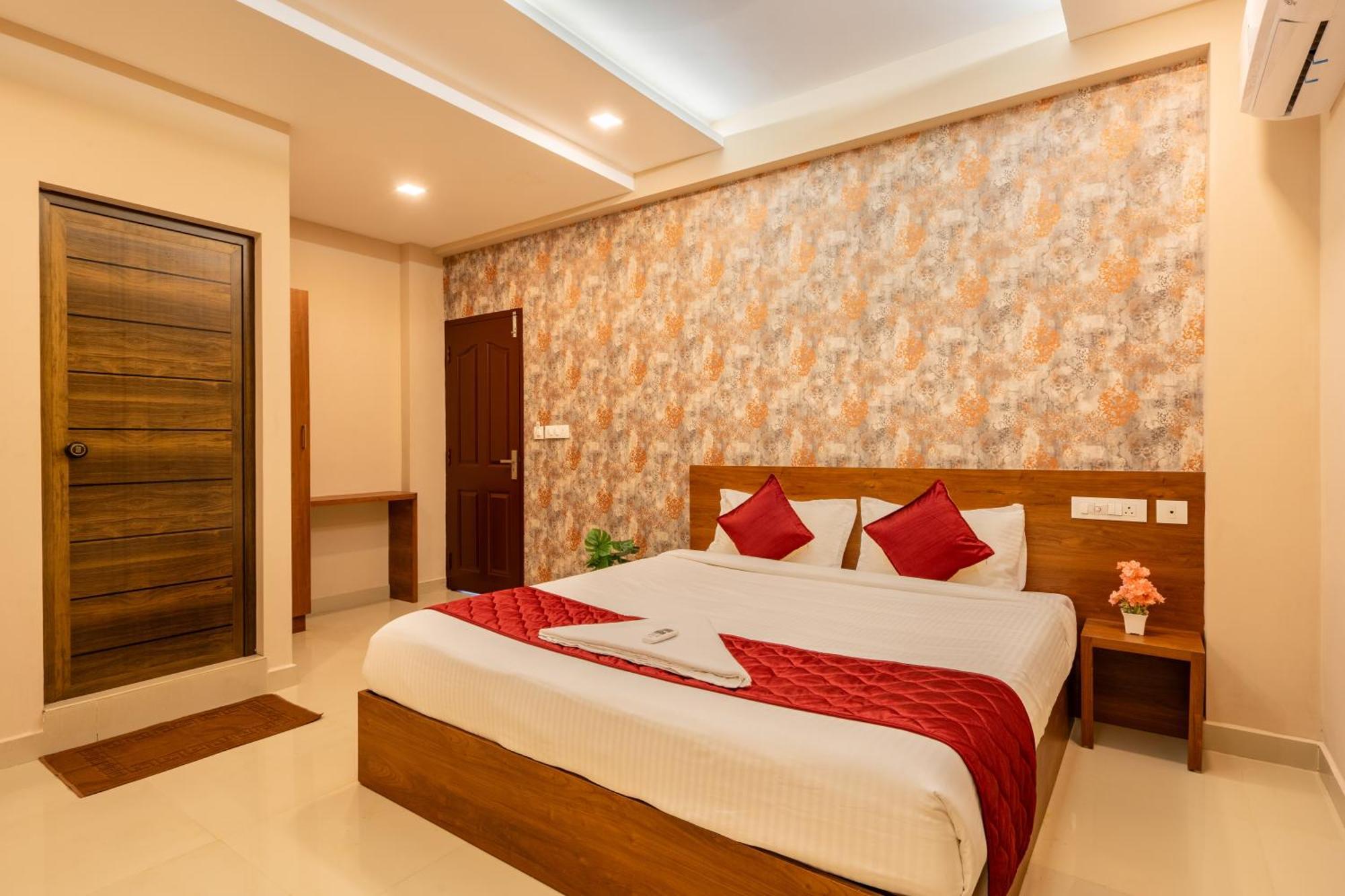 Готель Yaad Residency Kochi Екстер'єр фото